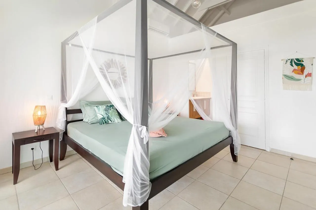 Mon Paradis Bleu Beach House, 2 Bedrooms And Sea View! Quarter of Orleans بيت للعطل