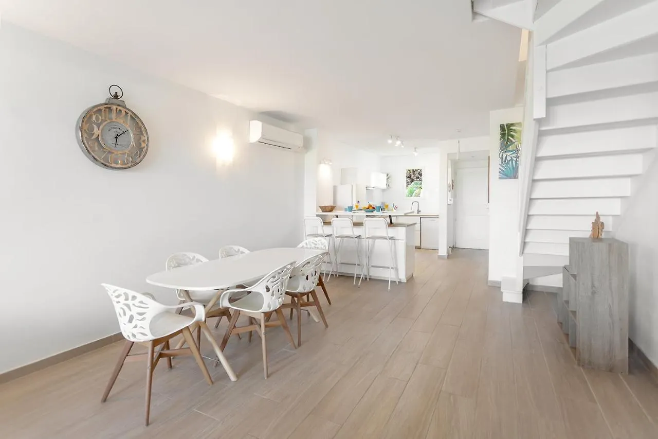 بيت للعطل Mon Paradis Bleu Beach House, 2 Bedrooms And Sea View! Quarter of Orleans سان مارتن